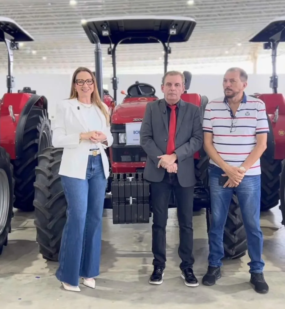Ao lado de Chico Mendes, Denise Bayma recebe novos equipamentos para Bom Jesus