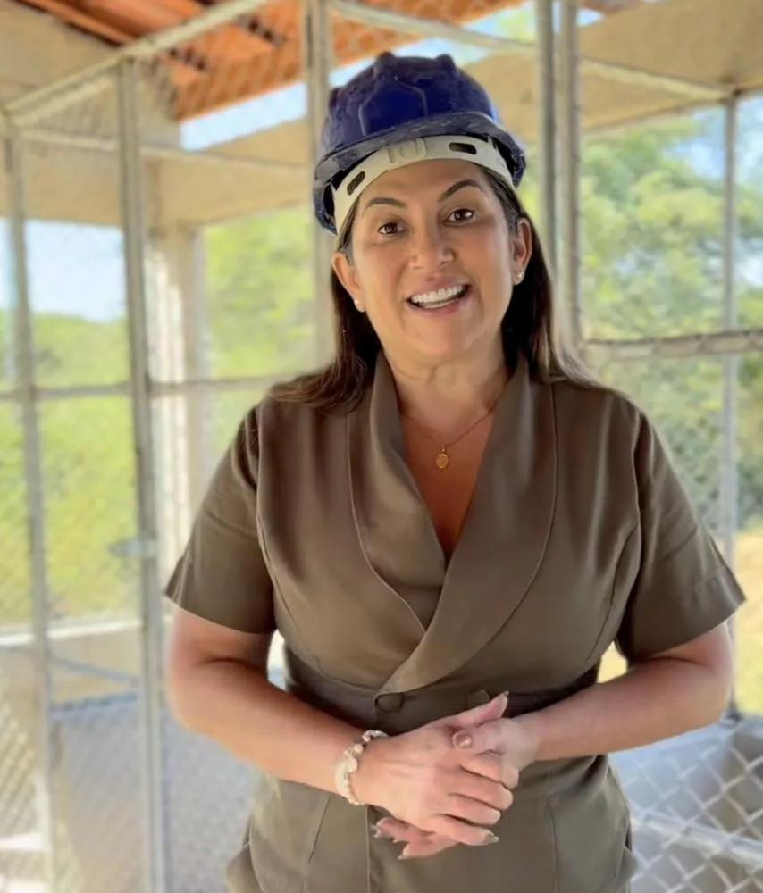 Prefeita Corrinha visita obra do Centro de Zoonoses na Zona Norte de Cajazeiras
